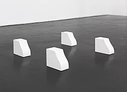 Group show 2010 — Julian Göthe Nairy Baghramian Cerith Wyn Evans Henrik Olesen Michael Krebber Cosima von Bonin John Kelsey Reena... — Exhibitions — Galerie Buchholz — Image 54