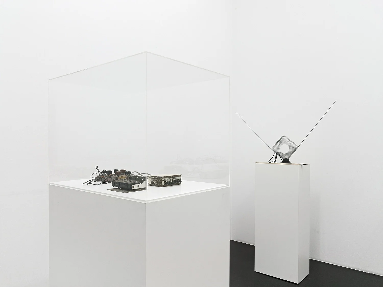 Invented Acoustical Tools Instruments 19662012 — Tony Conrad — Exhibitions — Galerie Buchholz — Image 24