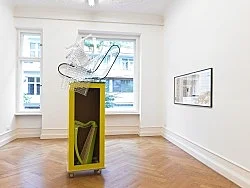 Quodlibet III Alphabets and Instruments — Tomma Abts Nairy Baghramian Cosima von Bonin Moritz von Oswald, Elektronik Tony Conrad Simon Denny Lukas Duwenhögger... — Exhibitions — Galerie Buchholz — Image 68