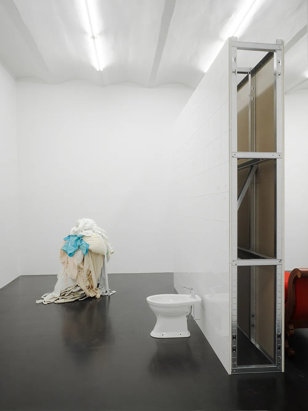 8220L8217artisteetledcorateur8221 — Danh Vo — Exhibitions — Galerie Buchholz — Image 10