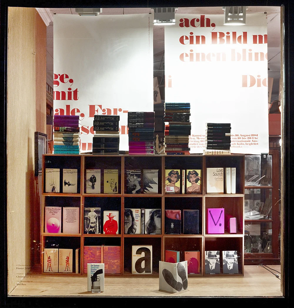 Schaufenster zusammengestellt von Christopher Williams — Hannes Jähn — Exhibitions — Galerie Buchholz — Image 04