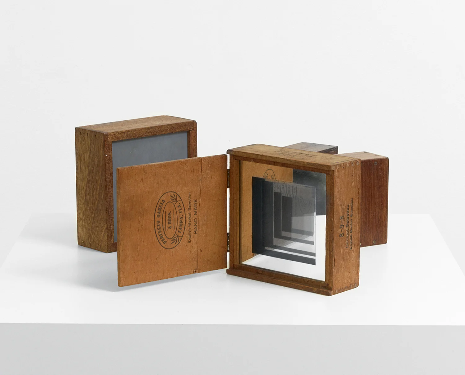 Automaton — Elie Nadelman Joseph Cornell H C Westermann Rodney Quiriconi Ed Flood Christina Ramberg Ron Nagle Vincent Fecteau Tomma... — Exhibitions — Galerie Buchholz — Image 07