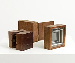 Automaton — Elie Nadelman Joseph Cornell H C Westermann Rodney Quiriconi Ed Flood Christina Ramberg Ron Nagle Vincent Fecteau Tomma... — Exhibitions — Galerie Buchholz — Image 65