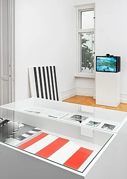 Pictures, Before and After An Exhibition for Douglas Crimp — Daniel Buren, Charles James, Antonio Lopez, Agnes Martin, Joseph Cornell, Robert Smithson, The Cockettes, Jack Smith,... — Exhibitions — Galerie Buchholz — Image 110