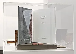 Ma-re Mount with a text by Ed Halter — Carl Andre Liz Deschenes Richard Prince R H Quaytman — Exhibitions — Galerie Buchholz — Image 43