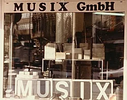 8220Weltempfnger8221 — Isa Genzken — Exhibitions — Galerie Buchholz — Image 06