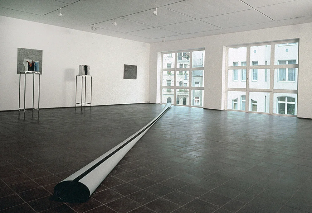 Isa Genzken 1989 — Isa Genzken — Exhibitions — Galerie Buchholz — Image 00
