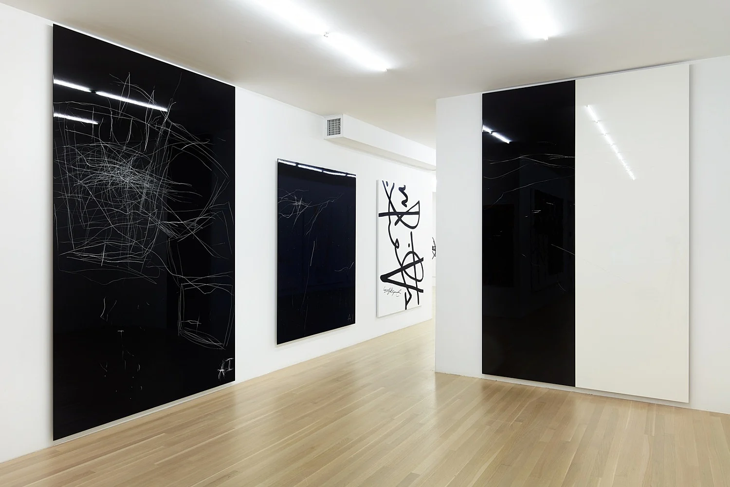 Eliza Douglas Anne Imhof New York 2017 — Eliza Douglas Anne Imhof — Exhibitions — Galerie Buchholz — Image 18