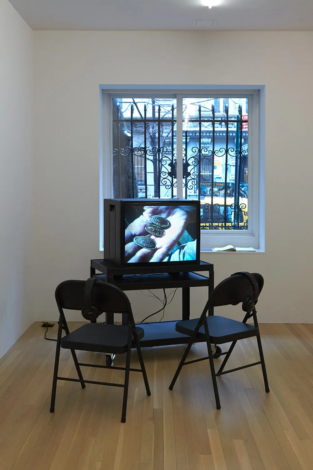 1943 — Moyra Davey — Exhibitions — Galerie Buchholz — Image 07