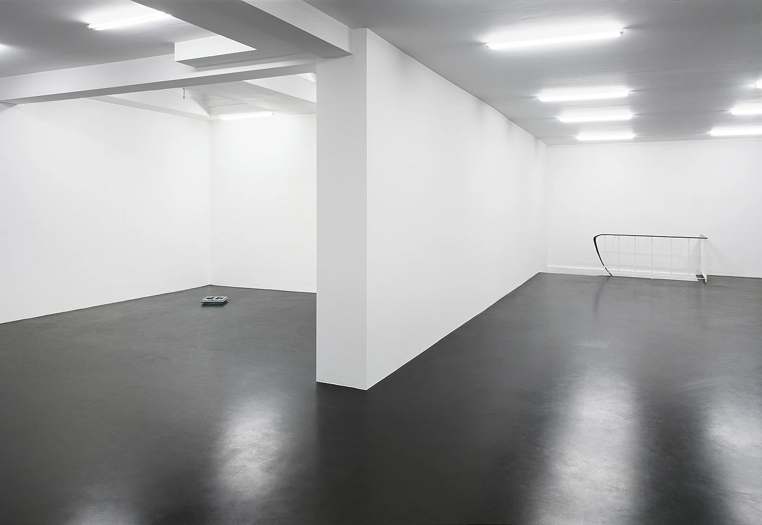 8220SocleduMonde8221 — Cerith Wyn Evans — Exhibitions — Galerie Buchholz — Image 06