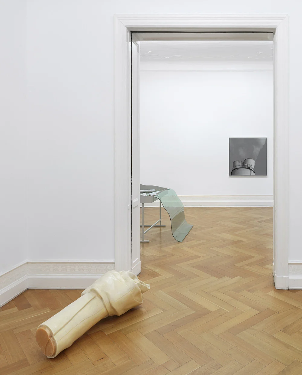 VitrineRafrachire — Nairy Baghramian — Exhibitions — Galerie Buchholz — Image 17