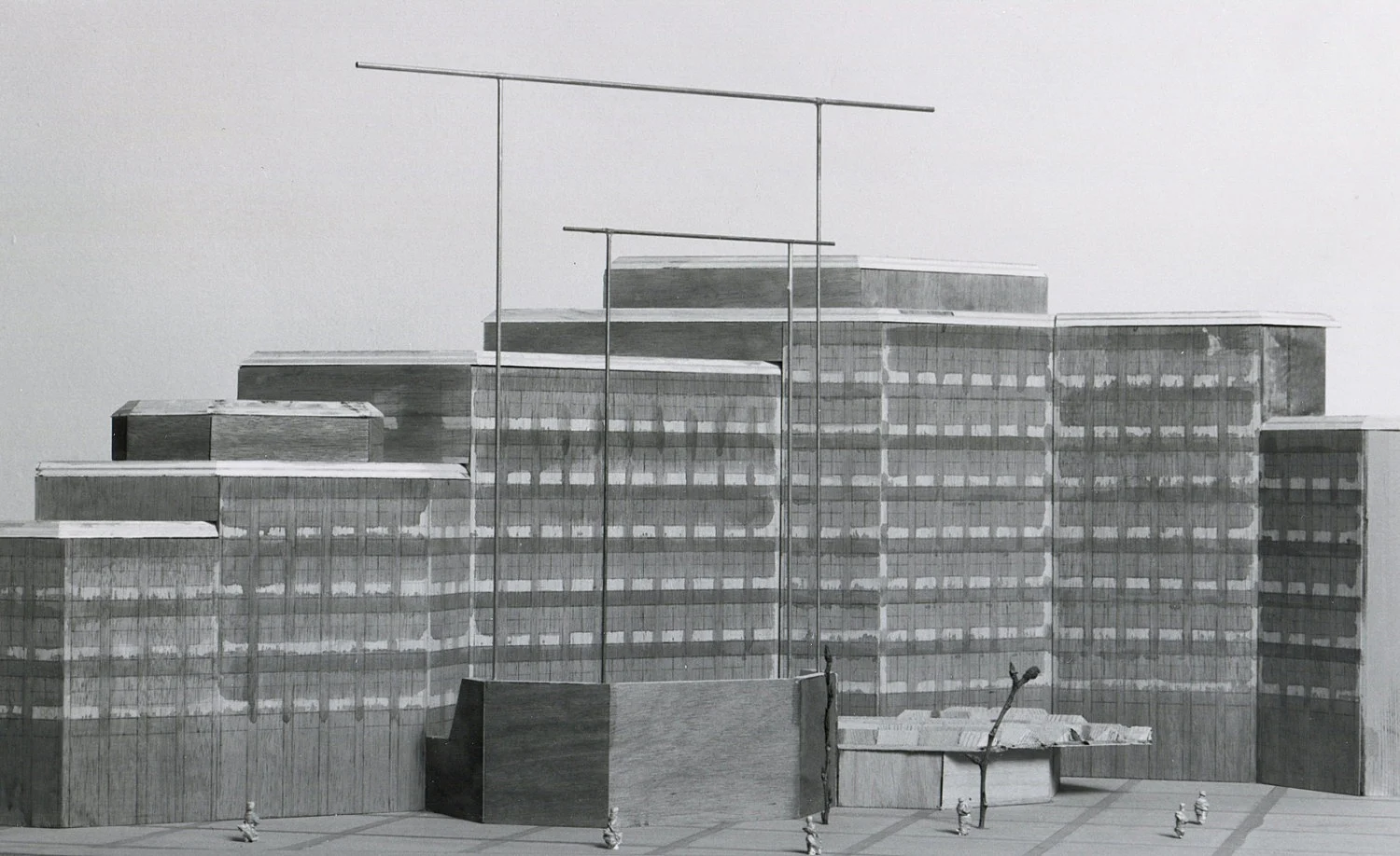 Auenprojekte — Isa Genzken — Exhibitions — Galerie Buchholz — Image 27