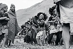 Singers of Ten Thousand Lines — Michael Oppitz — Exhibitions — Galerie Buchholz — Image 66