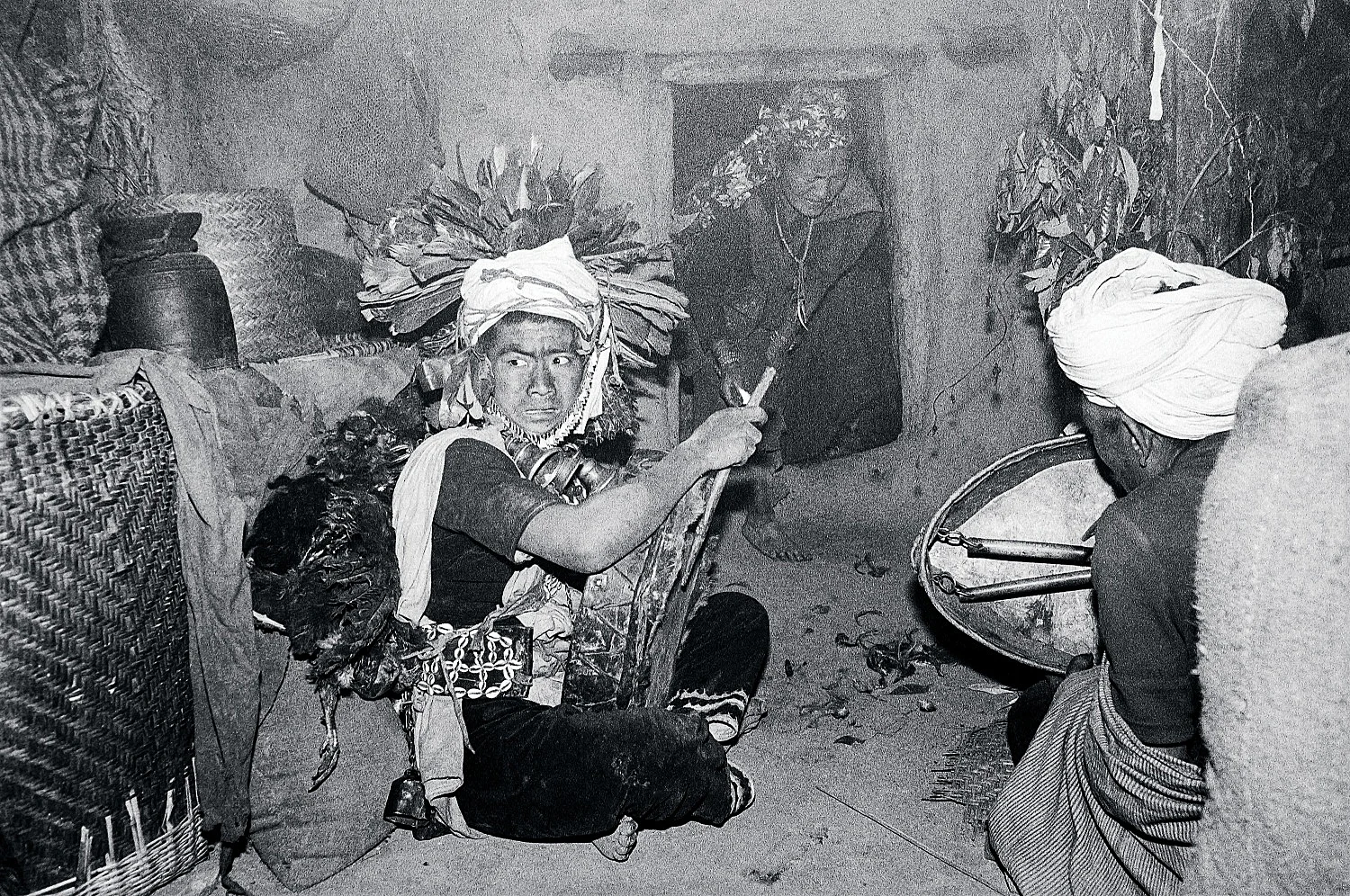 Singers of Ten Thousand Lines — Michael Oppitz — Exhibitions — Galerie Buchholz — Image 31