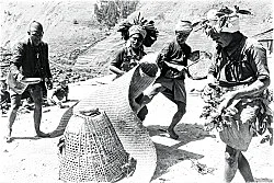 Singers of Ten Thousand Lines — Michael Oppitz — Exhibitions — Galerie Buchholz — Image 60