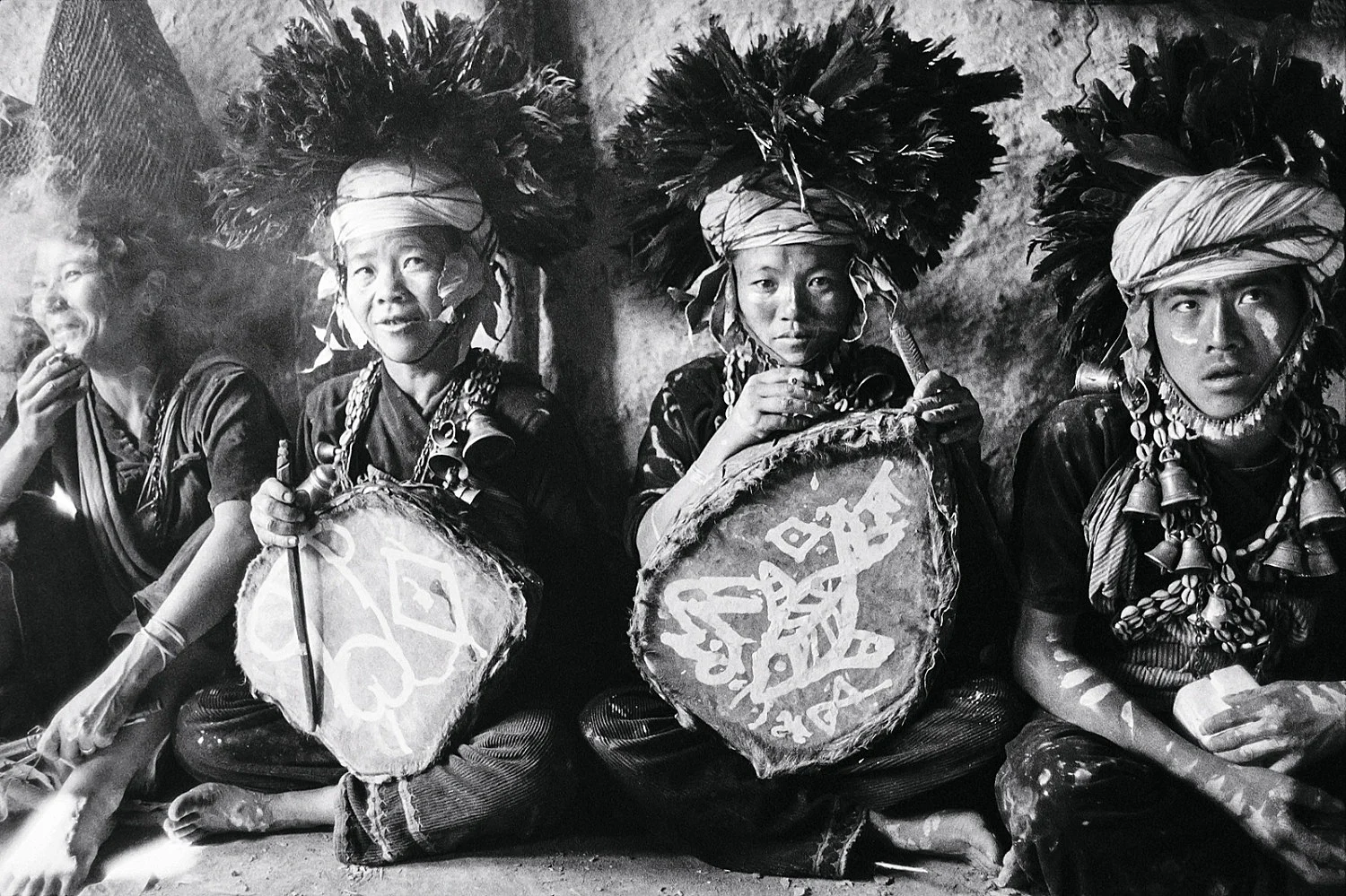 Singers of Ten Thousand Lines — Michael Oppitz — Exhibitions — Galerie Buchholz — Image 01