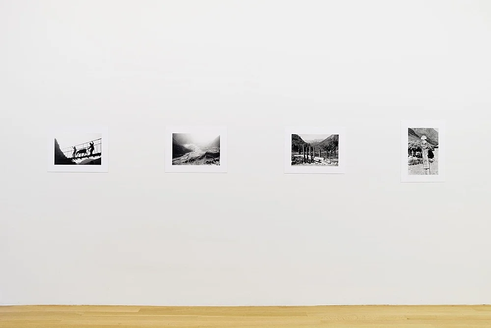 SingersofTenThousandLines — Michael Oppitz — Exhibitions — Galerie Buchholz — Image 00