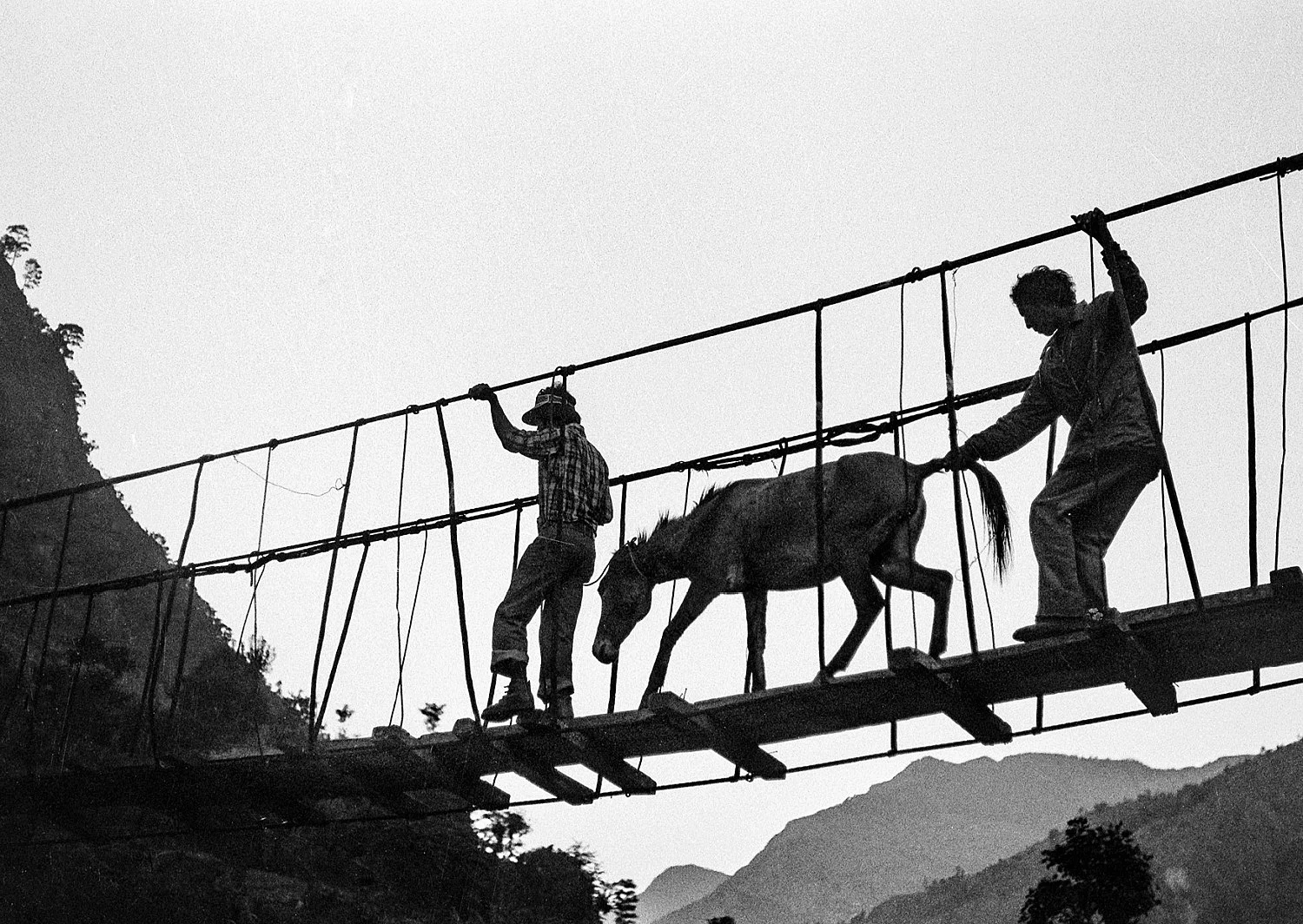 Shamans of the Blind Country 1980, 16 mm, 223 min. — Michael Oppitz — Exhibitions — Galerie Buchholz — Image 00