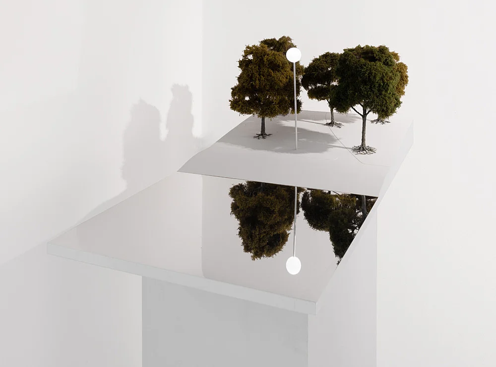 4Turme3StelenSchauspielerundVollmond — Isa Genzken — Exhibitions — Galerie Buchholz — Image 00