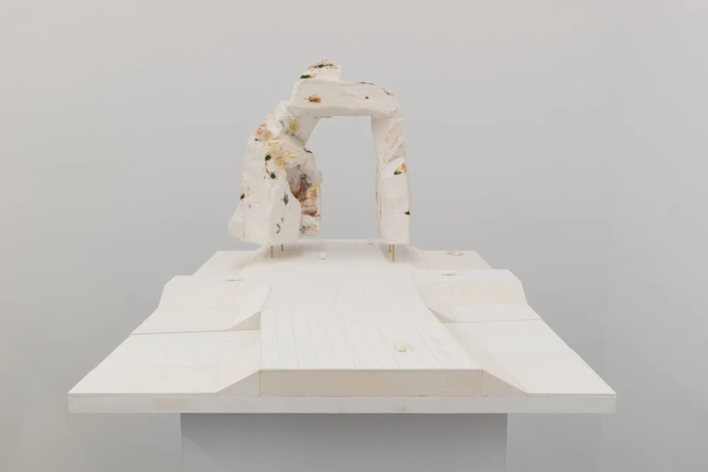 Projects for Outside ISA USA — Isa Genzken — Exhibitions — Galerie Buchholz — Image 00