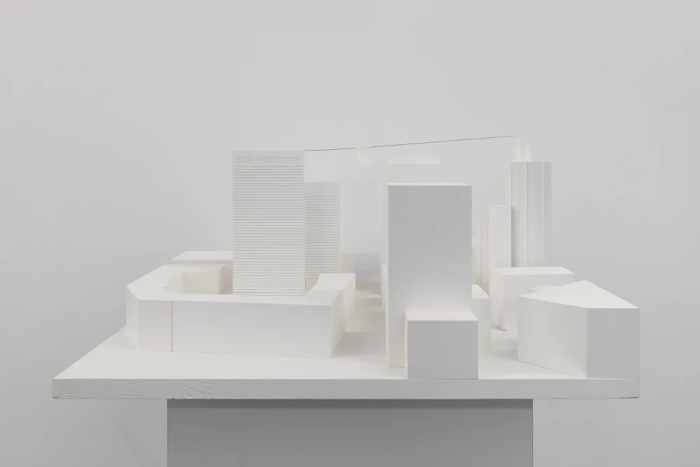 Projects for Outside ISA USA — Isa Genzken — Exhibitions — Galerie Buchholz — Image 00