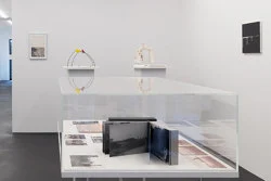 Projects for Outside ISA USA — Isa Genzken — Exhibitions — Galerie Buchholz — Image 114