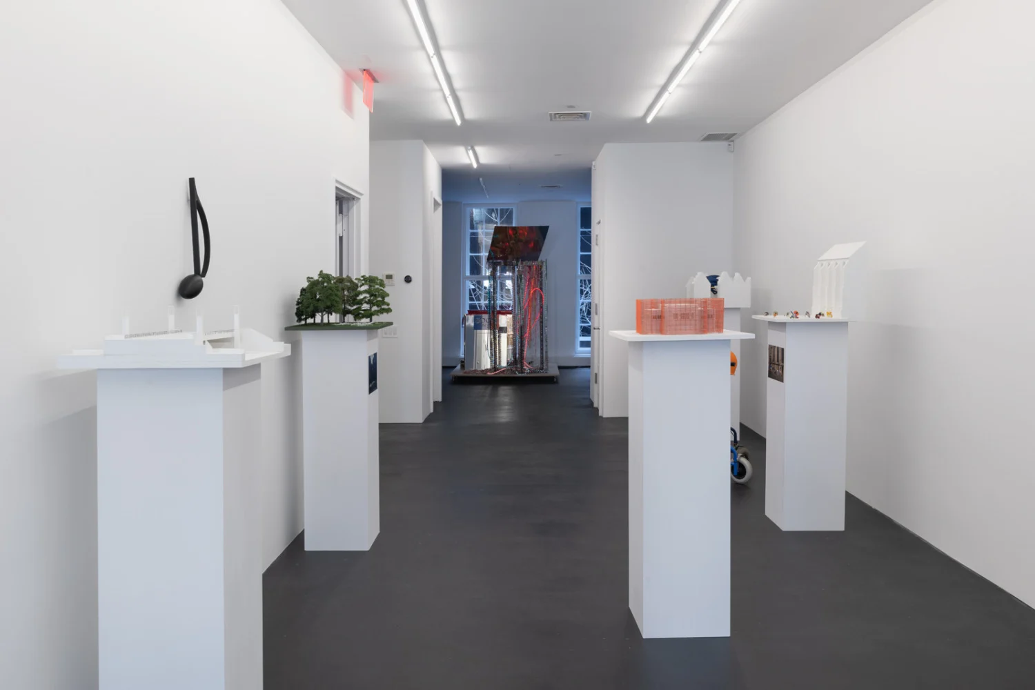 ProjectsforOutsideISAUSA — Isa Genzken — Exhibitions — Galerie Buchholz — Image 101