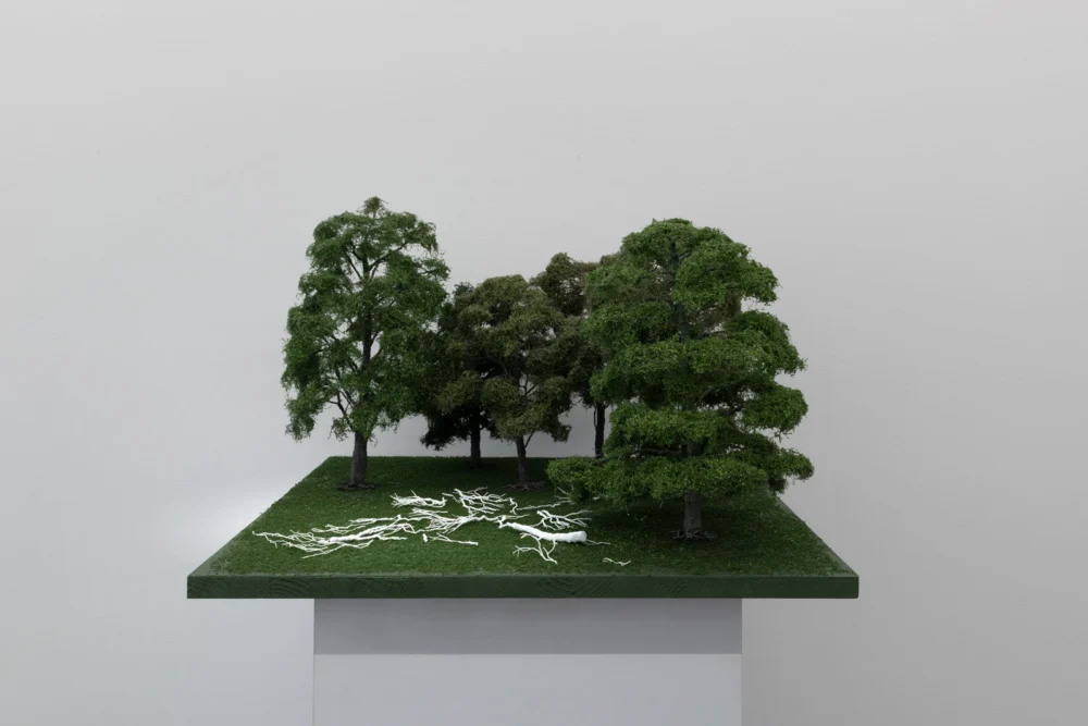 Projects for Outside ISA USA — Isa Genzken — Exhibitions — Galerie Buchholz — Image 00