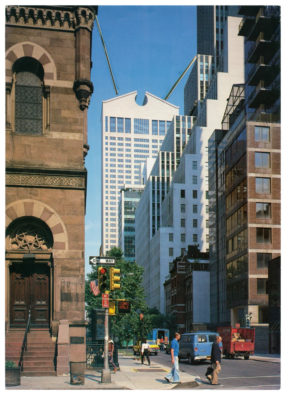 Projects for Outside ISA USA — Isa Genzken — Exhibitions — Galerie Buchholz — Image 01